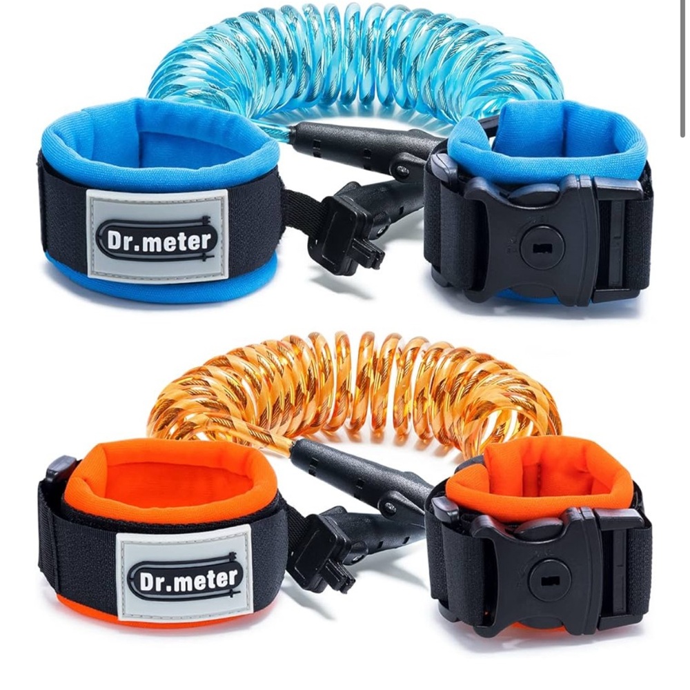 Kids safety leashes. Buy one get one 2nd free.
